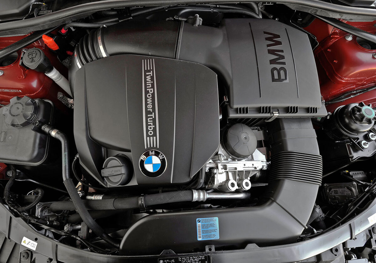2011 BMW 335i Coupe TwinPower Turbo engine